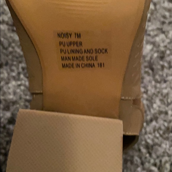 Steve Madden Noisy Sandal Size 7 - Picture 5 of 5